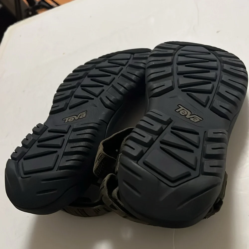TEVA HURRICANE‎ XLT CHARACTER DARK OLIVE GREEN STRAP HIKING SANDALS SIZE 9